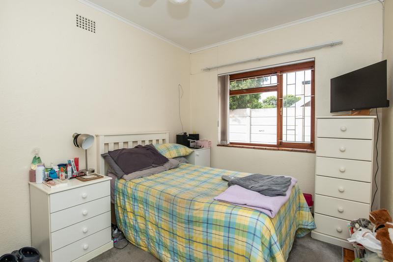 To Let 4 Bedroom Property for Rent in Meadowridge Western Cape